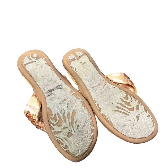 Kenneth Cole reaction size 8 sequin flip flops great look - Picture 2 of 2